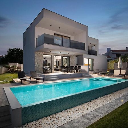 Villa Leola Liznjan Exterior photo