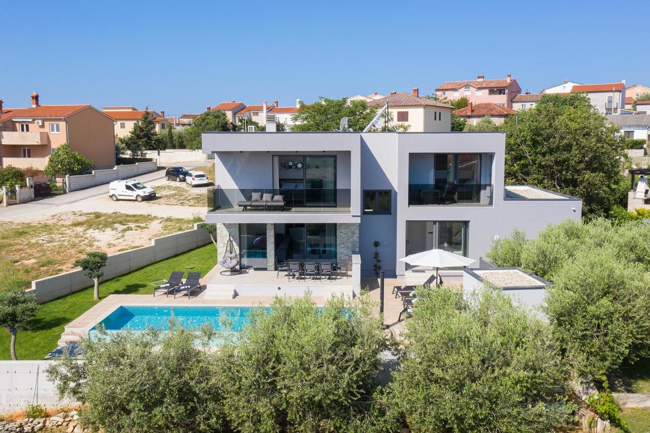 Villa Leola Liznjan Exterior photo