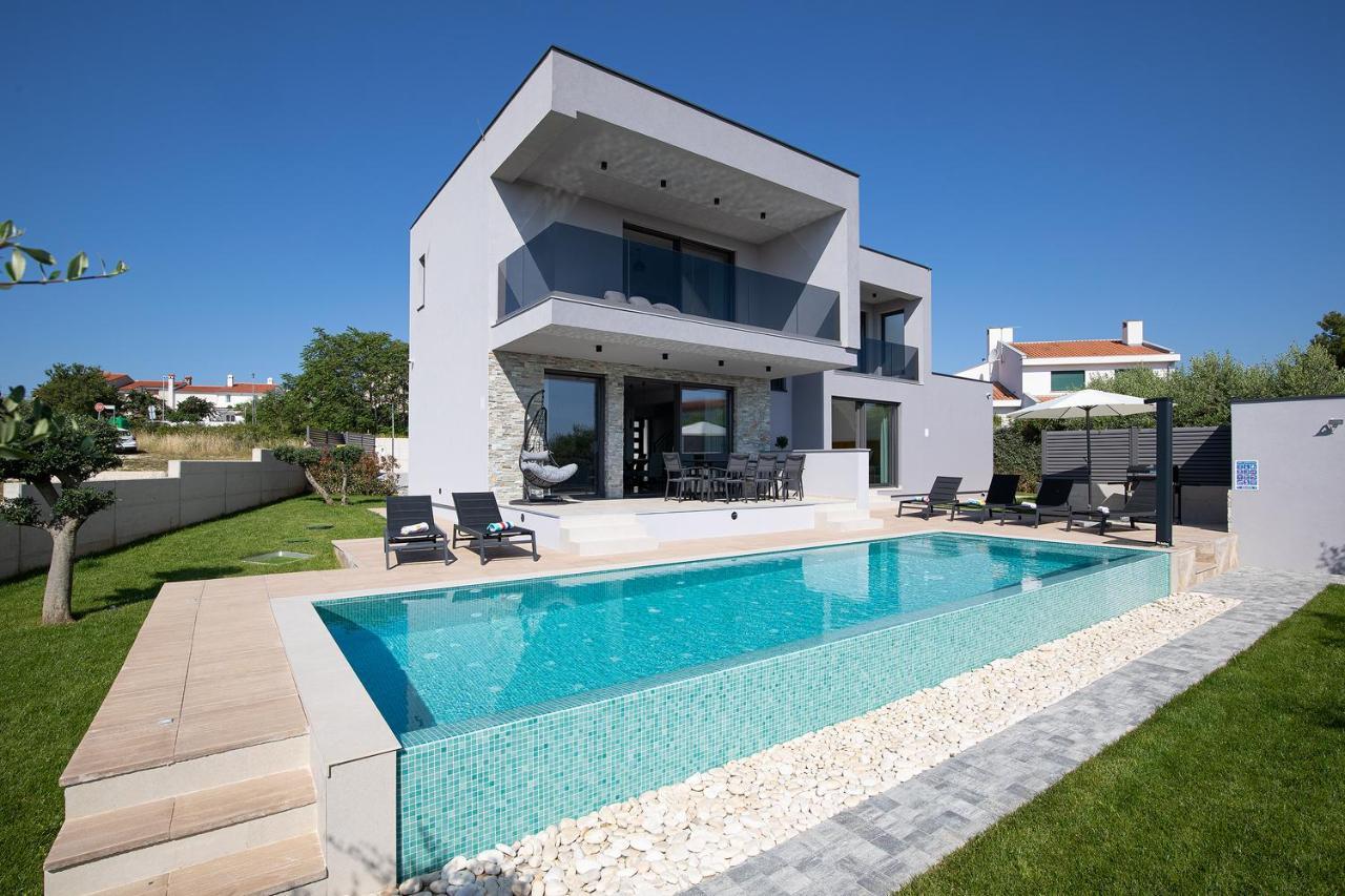 Villa Leola Liznjan Exterior photo